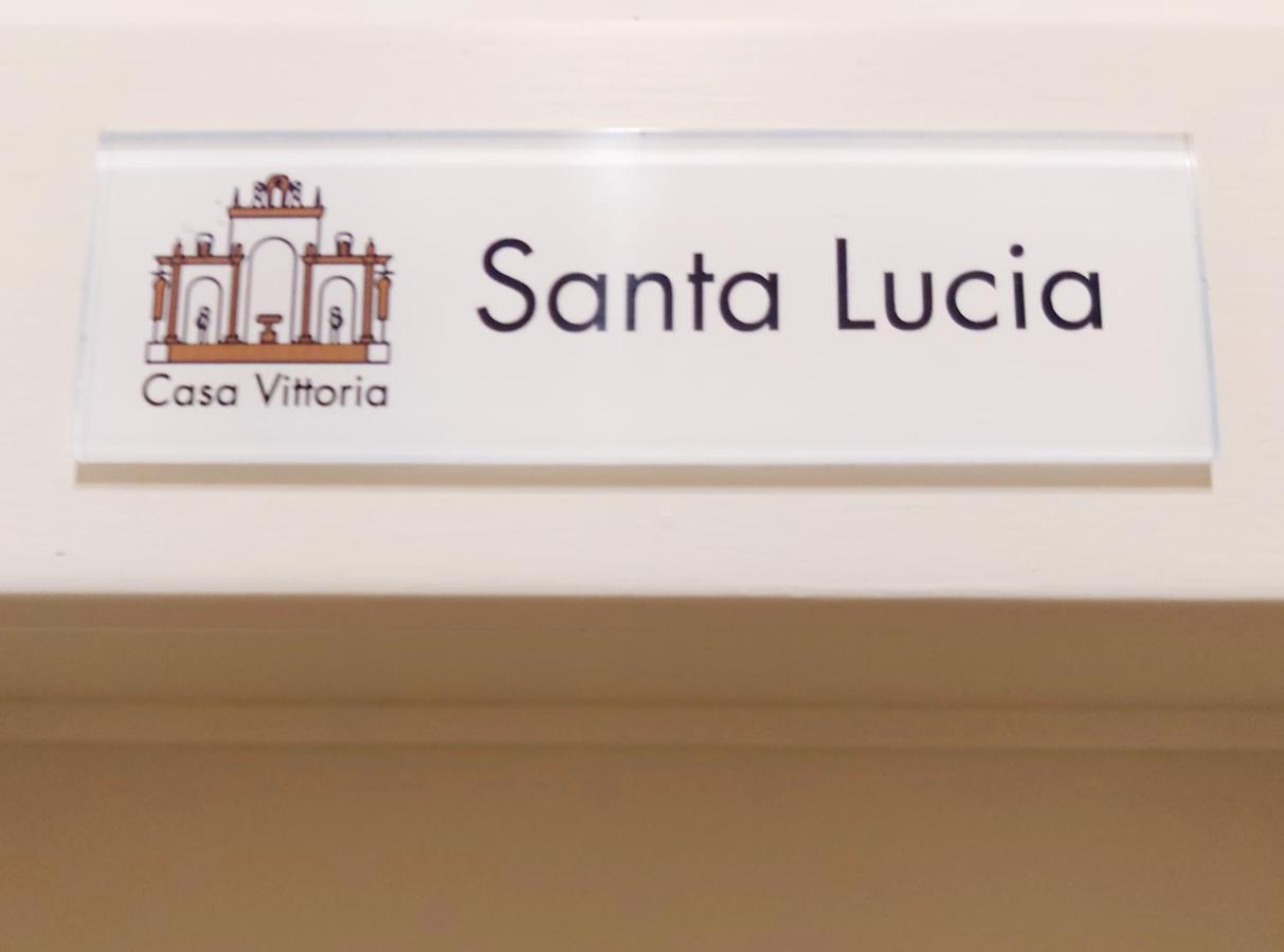 Casa Vittoria Napoli - Santa Lucia住宿加早餐旅馆 外观 照片