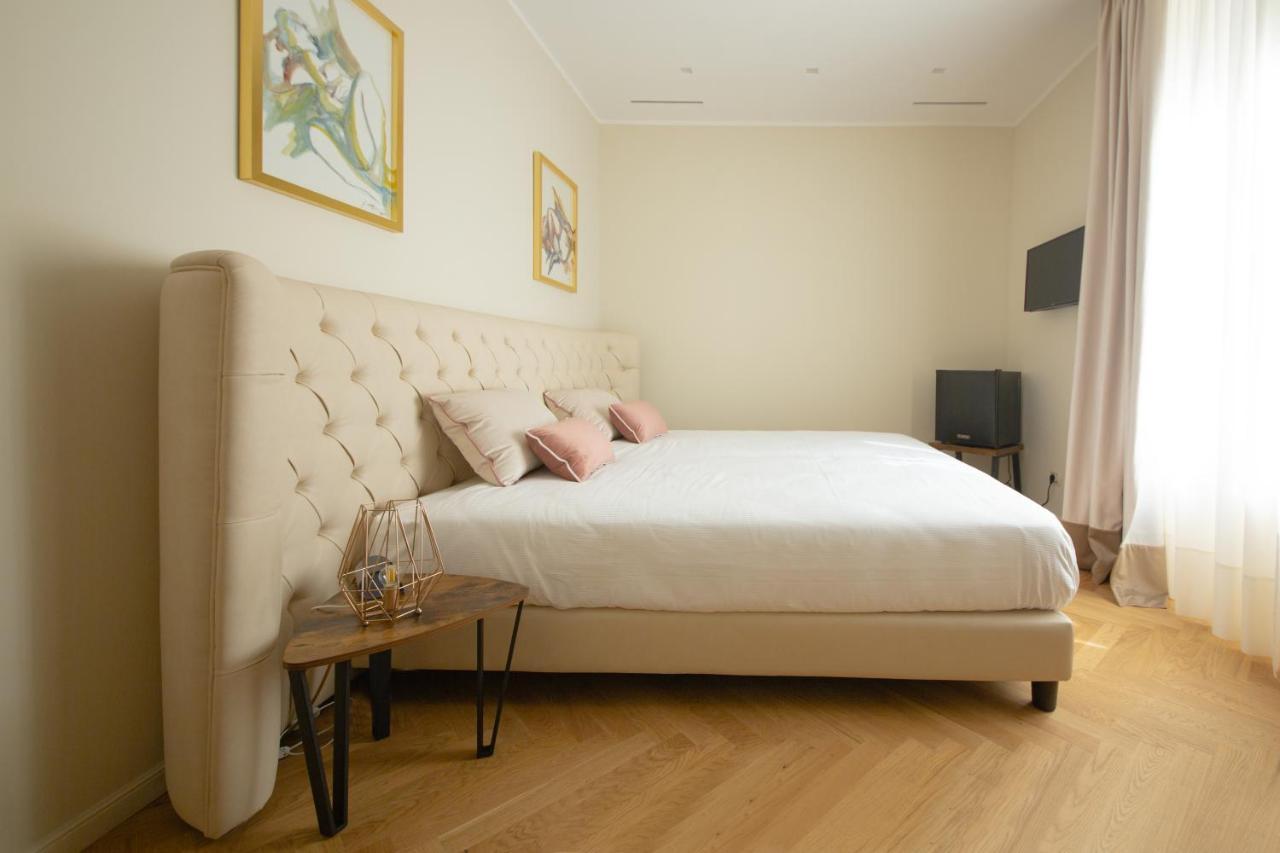 Casa Vittoria Napoli - Santa Lucia住宿加早餐旅馆 外观 照片